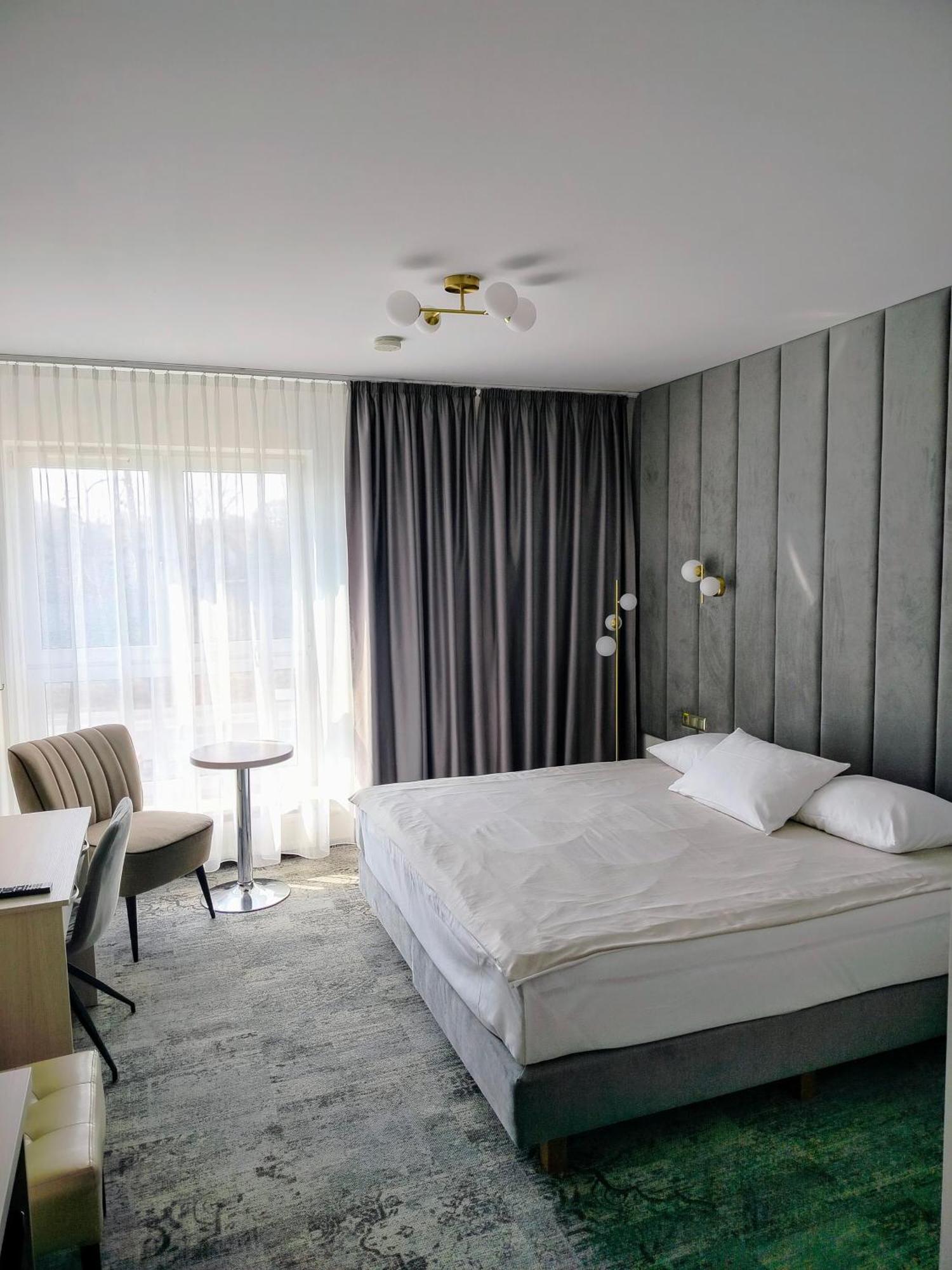 Hotel Sokolowska Airport Modlin Nowy Dwor Mazowiecki Ngoại thất bức ảnh