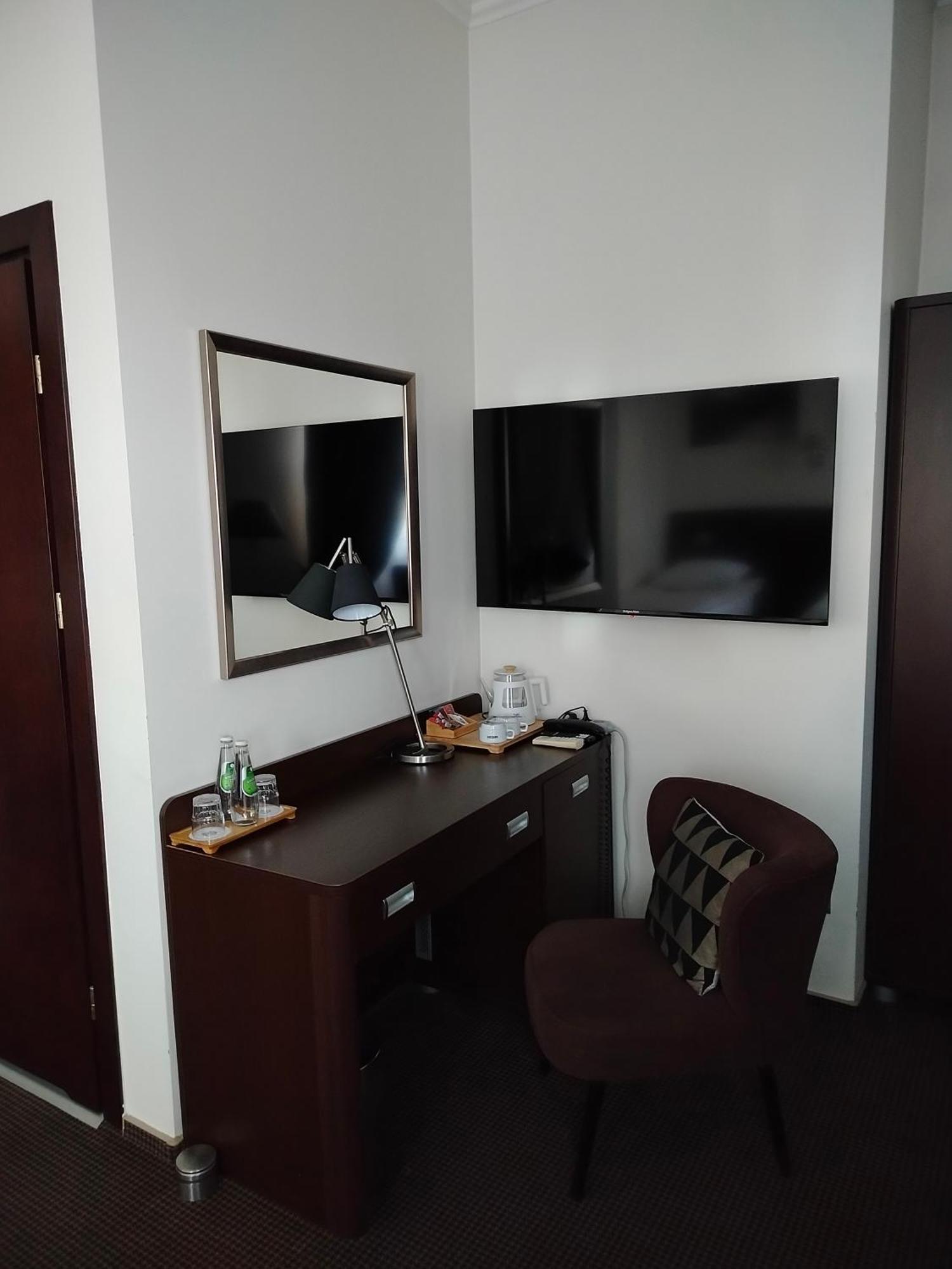 Hotel Sokolowska Airport Modlin Nowy Dwor Mazowiecki Ngoại thất bức ảnh