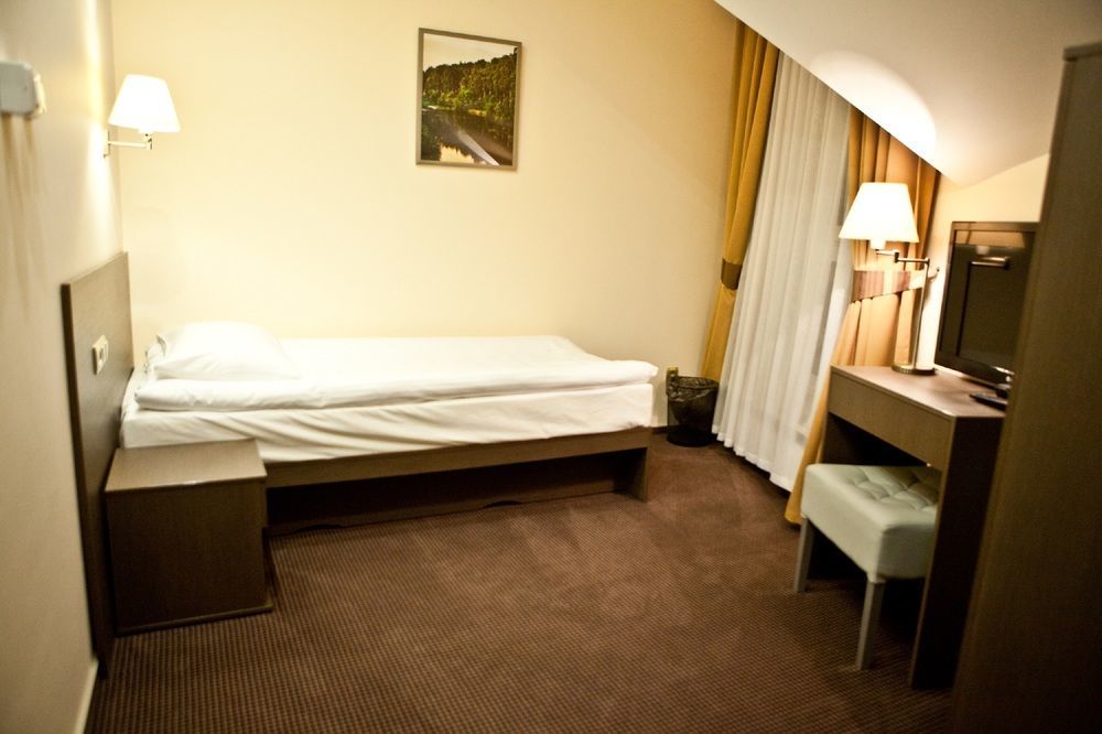 Hotel Sokolowska Airport Modlin Nowy Dwor Mazowiecki Ngoại thất bức ảnh