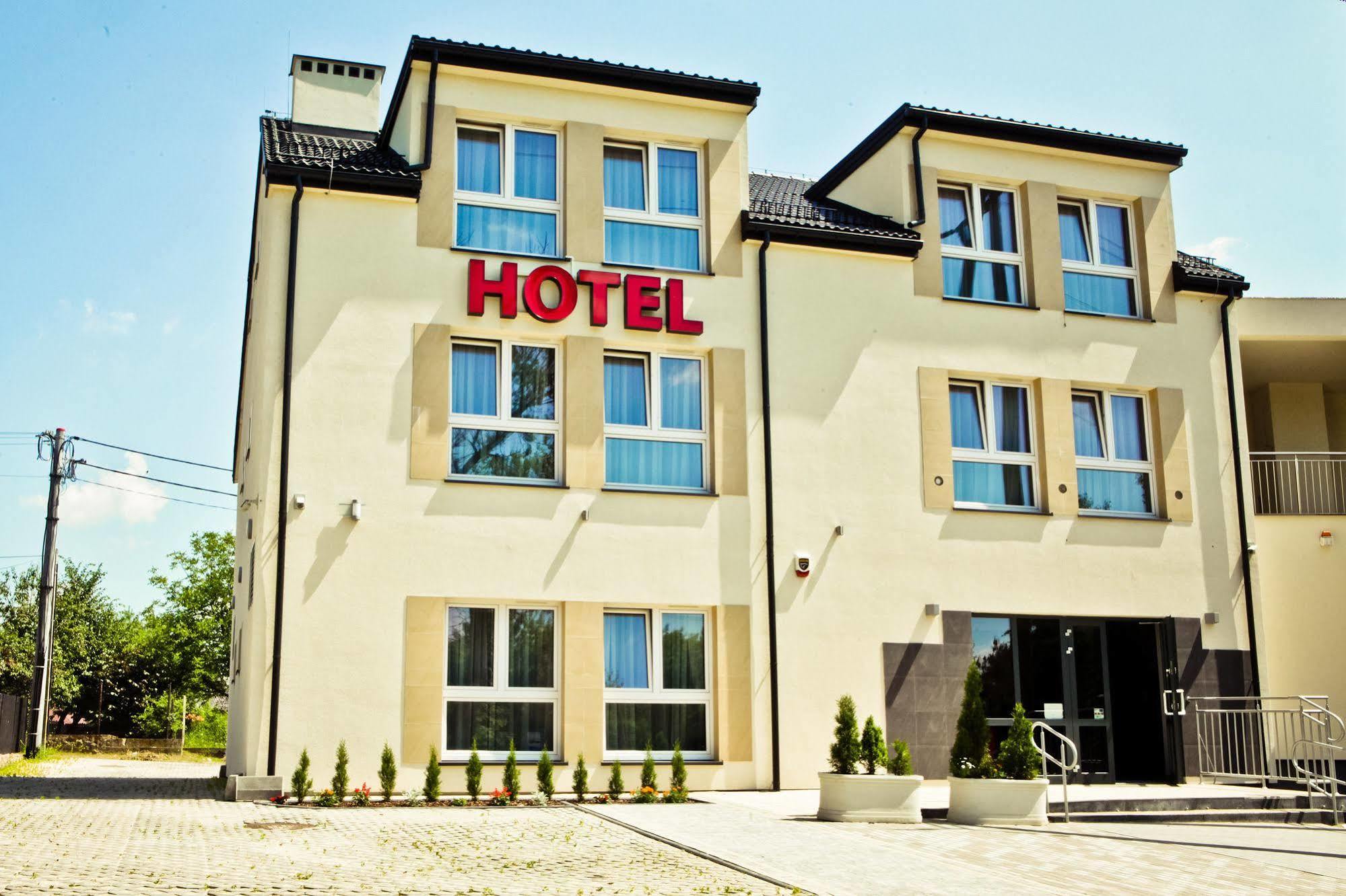 Hotel Sokolowska Airport Modlin Nowy Dwor Mazowiecki Ngoại thất bức ảnh