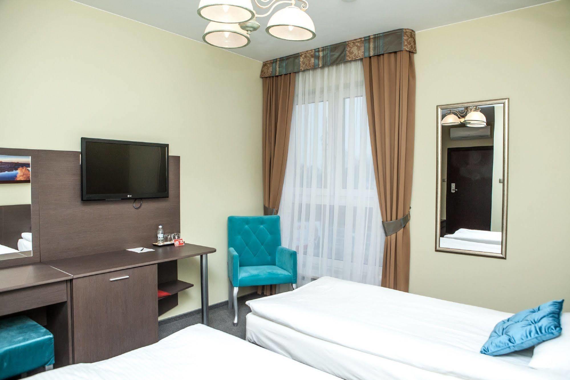 Hotel Sokolowska Airport Modlin Nowy Dwor Mazowiecki Ngoại thất bức ảnh